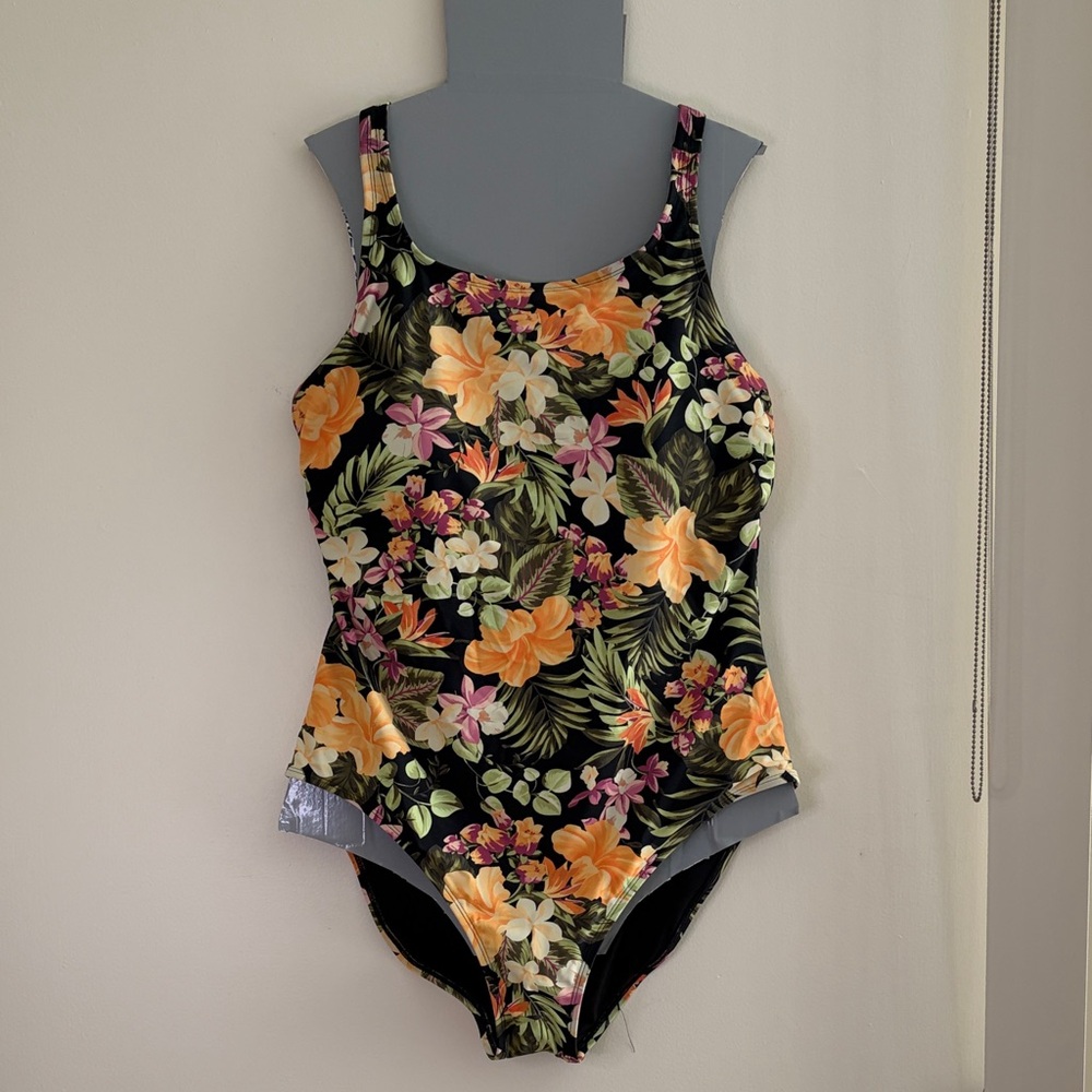 NEW Hurley Women’s Floral Stretch One Pieces Swimsuit   size XXL